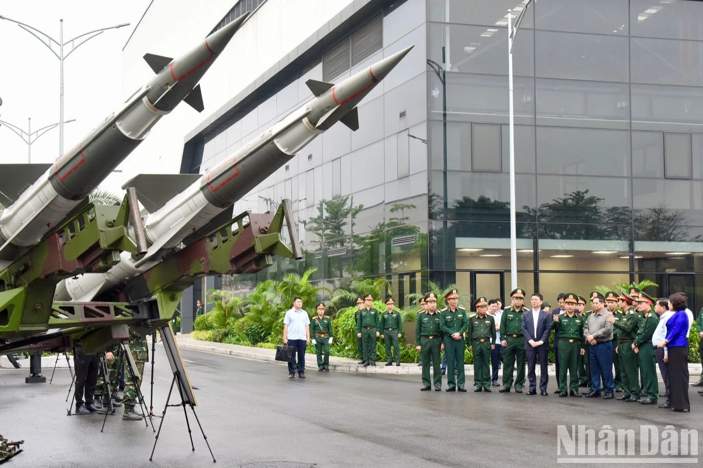 [Ảnh] Thủ tướng Phạm Minh Chính thăm và làm việc với Tập đoàn Viettel ảnh 1