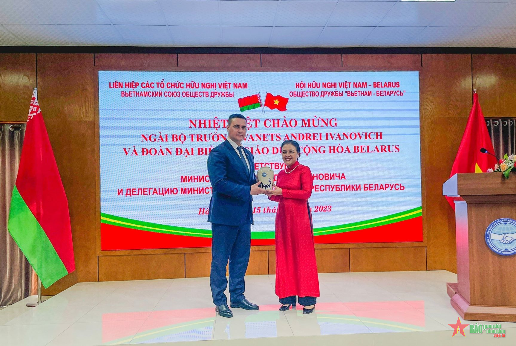 Vietnam - Belarus friendship meeting