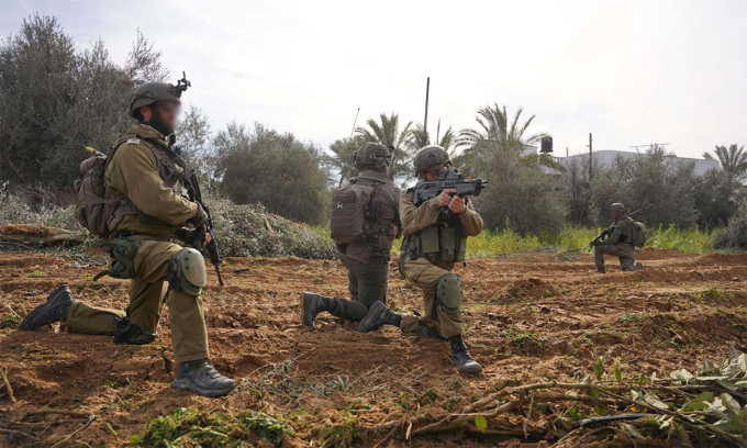 Soldados israelíes combaten en la Franja de Gaza el 20 de febrero. Foto: FDI