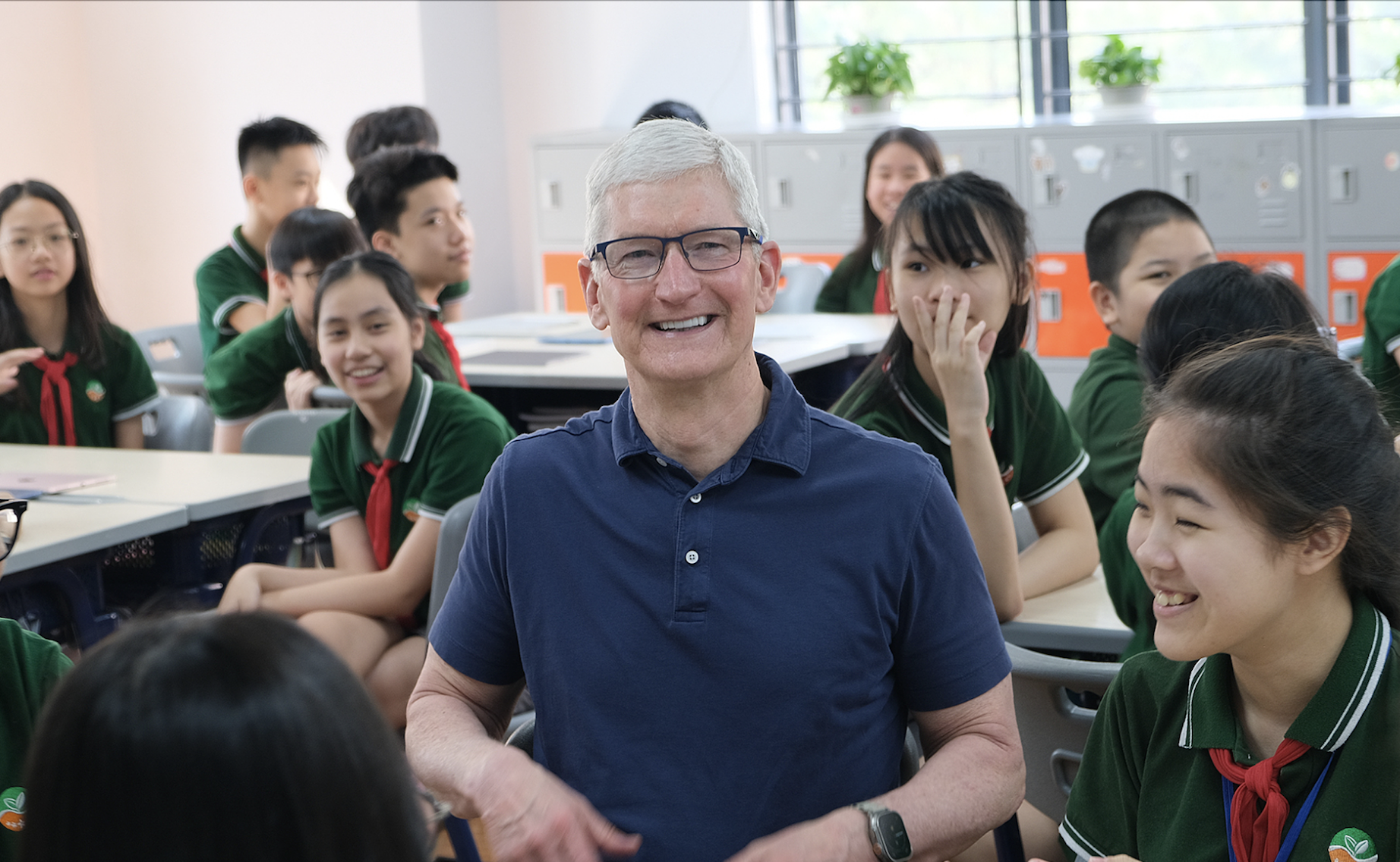 Tim Cook gặp Thủ tướng, thăm trường học tại Việt Nam