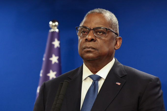 El secretario de Defensa de Estados Unidos, Lloyd Austin, en una conferencia de prensa conjunta con su homólogo israelí, Yoav Gallant, en Tel Aviv el 18 de diciembre. Foto: Reuters