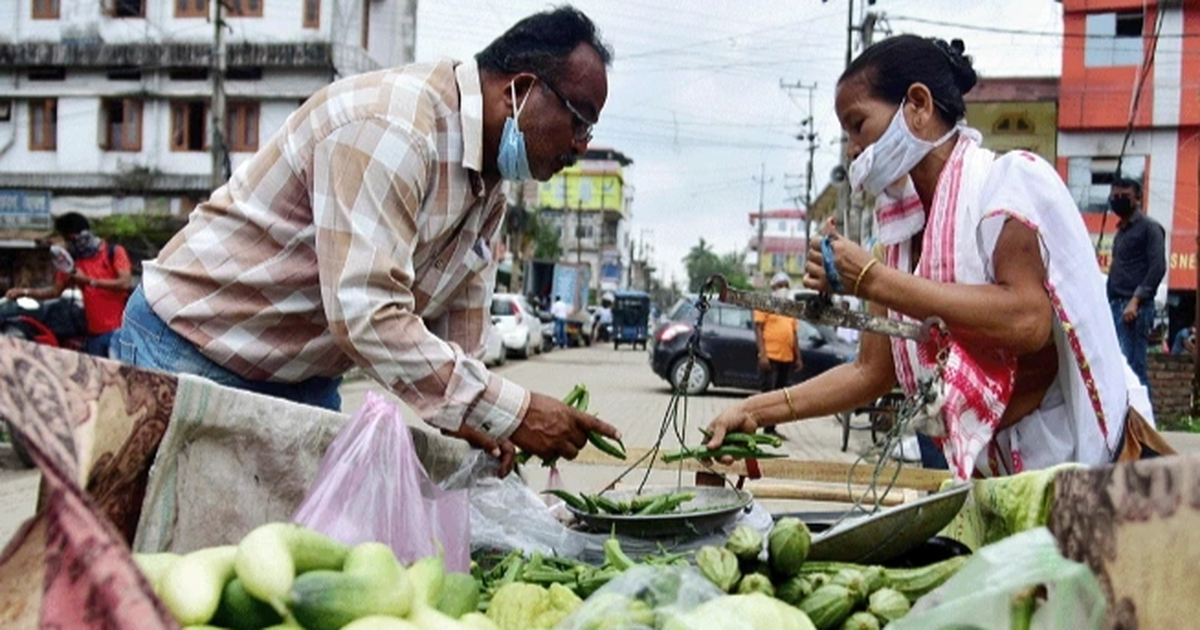 Ngỡ nghèo khó, người bán hàng rong gây sốc khi có khối tài sản lớn