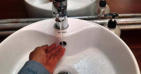 Frustración por el goteo de agua doméstica durante la temporada de calor