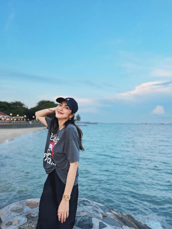 Tang Thanh Ha through her husband's lens. Photo: Facebook character