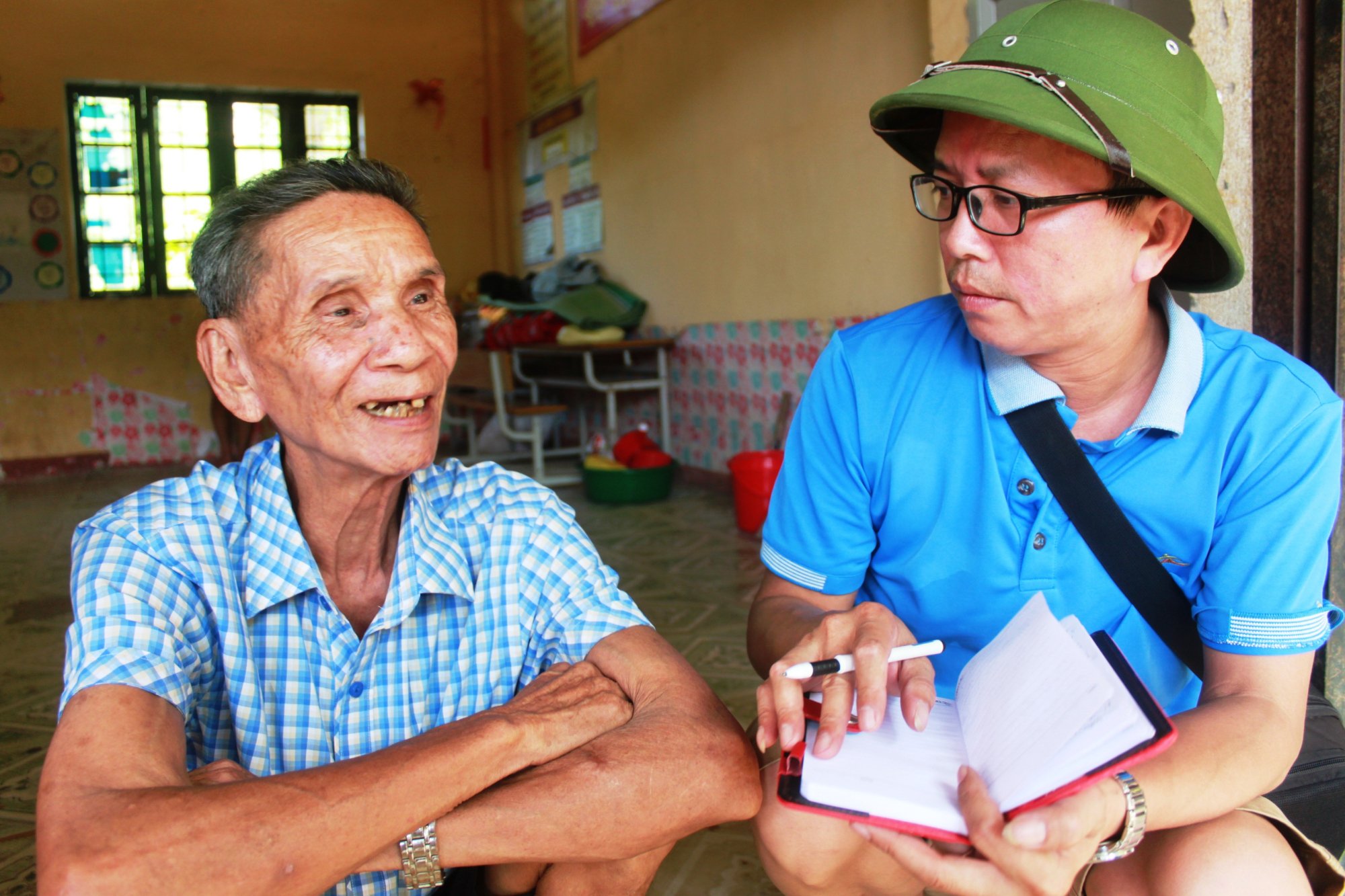 phong vien thuong tru chuyen tren duong tac nghiep hinh 1