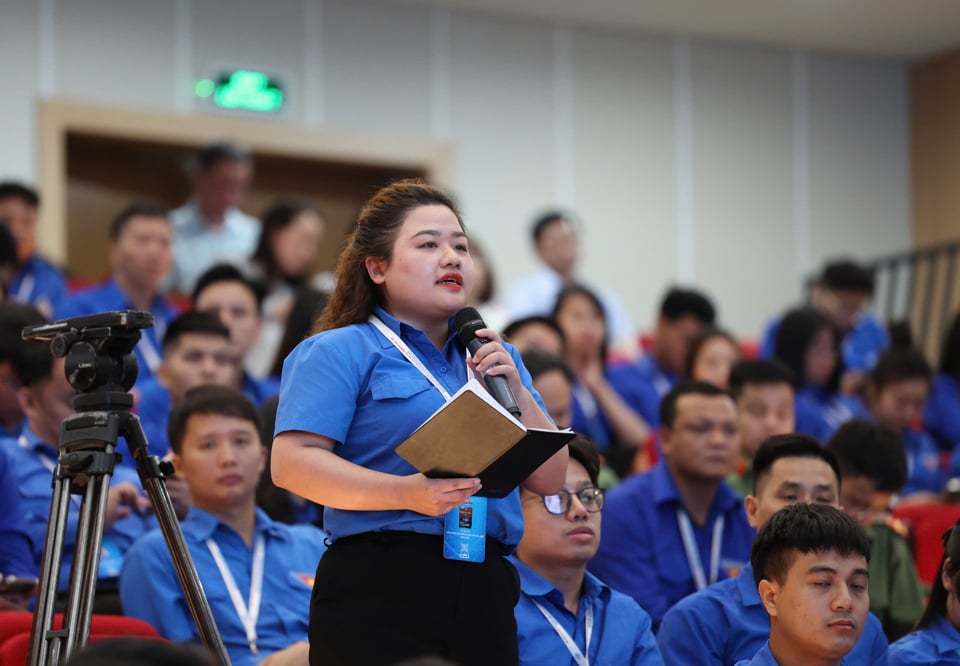 Le délégué Le Tra My (district de Thanh Xuan) a pris la parole lors du programme.