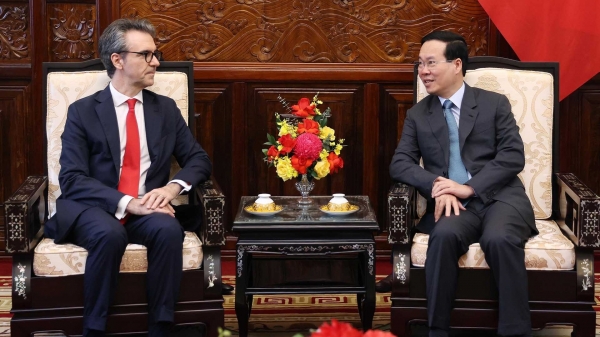 Le président Vo Van Thuong reçoit l'ambassadeur et chef de la délégation de l'Union européenne au Vietnam