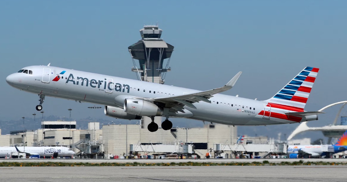 American Airlines delays flights across the US due to technical error