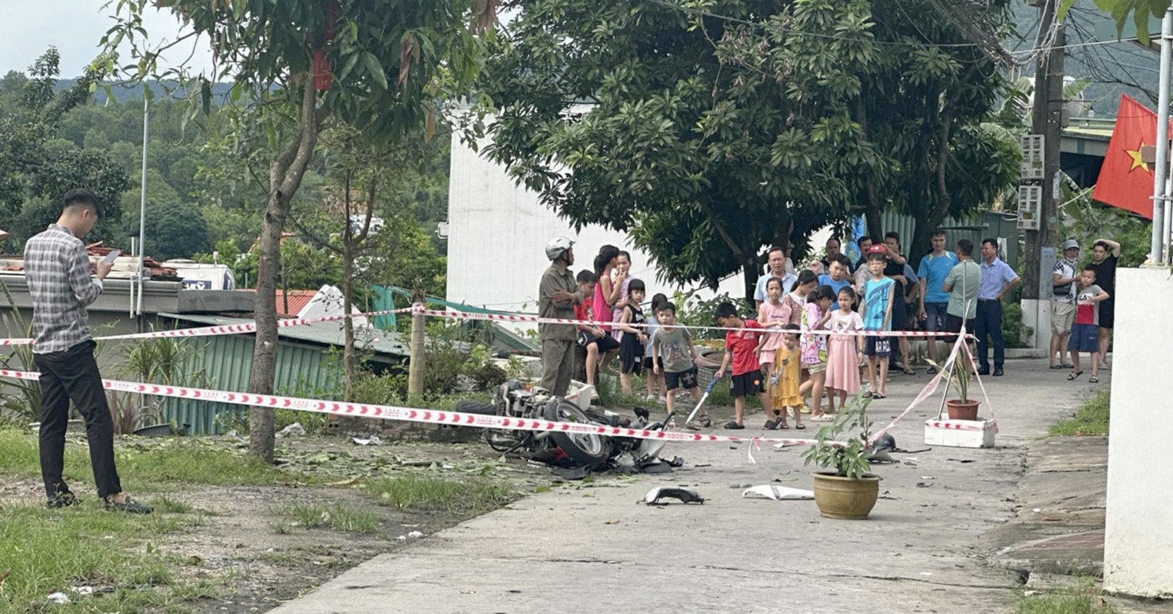 Enquête sur un cas présumé de jet de mines sur des personnes réclamant de l'argent à Quang Ninh