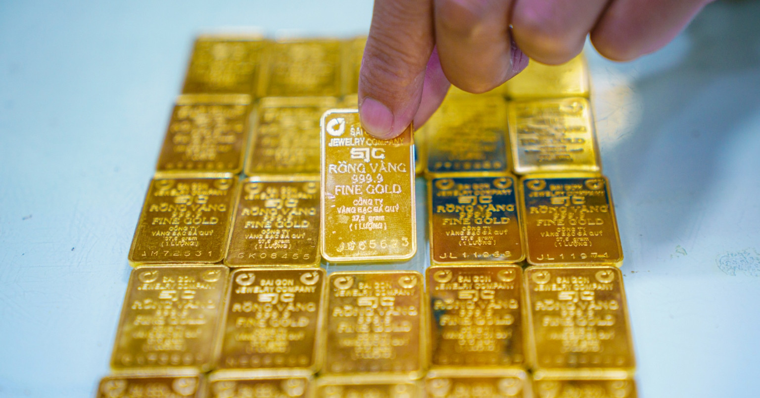 Banks sell gold at 80 million/tael, big guys have no chance to manipulate prices?