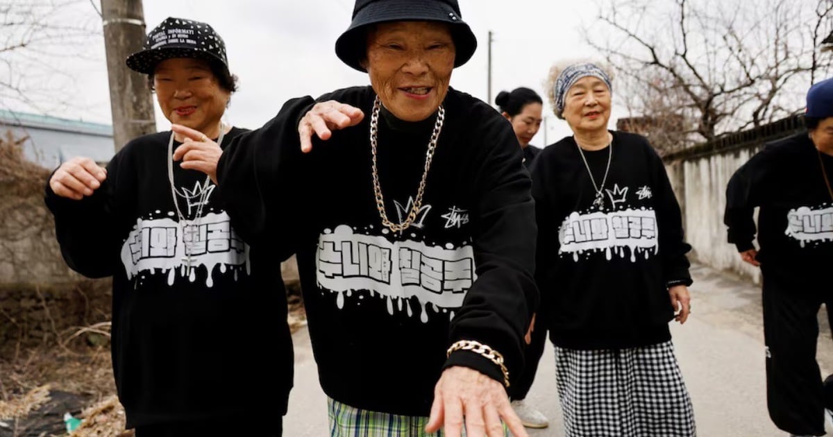 South Korea officially becomes 'super-aged society'