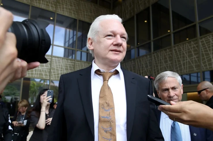 WikiLeaks founder released, returns to Australia