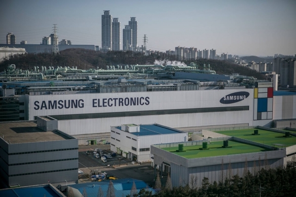 Иностранные инвесторы сбрасывают акции Samsung Electronics