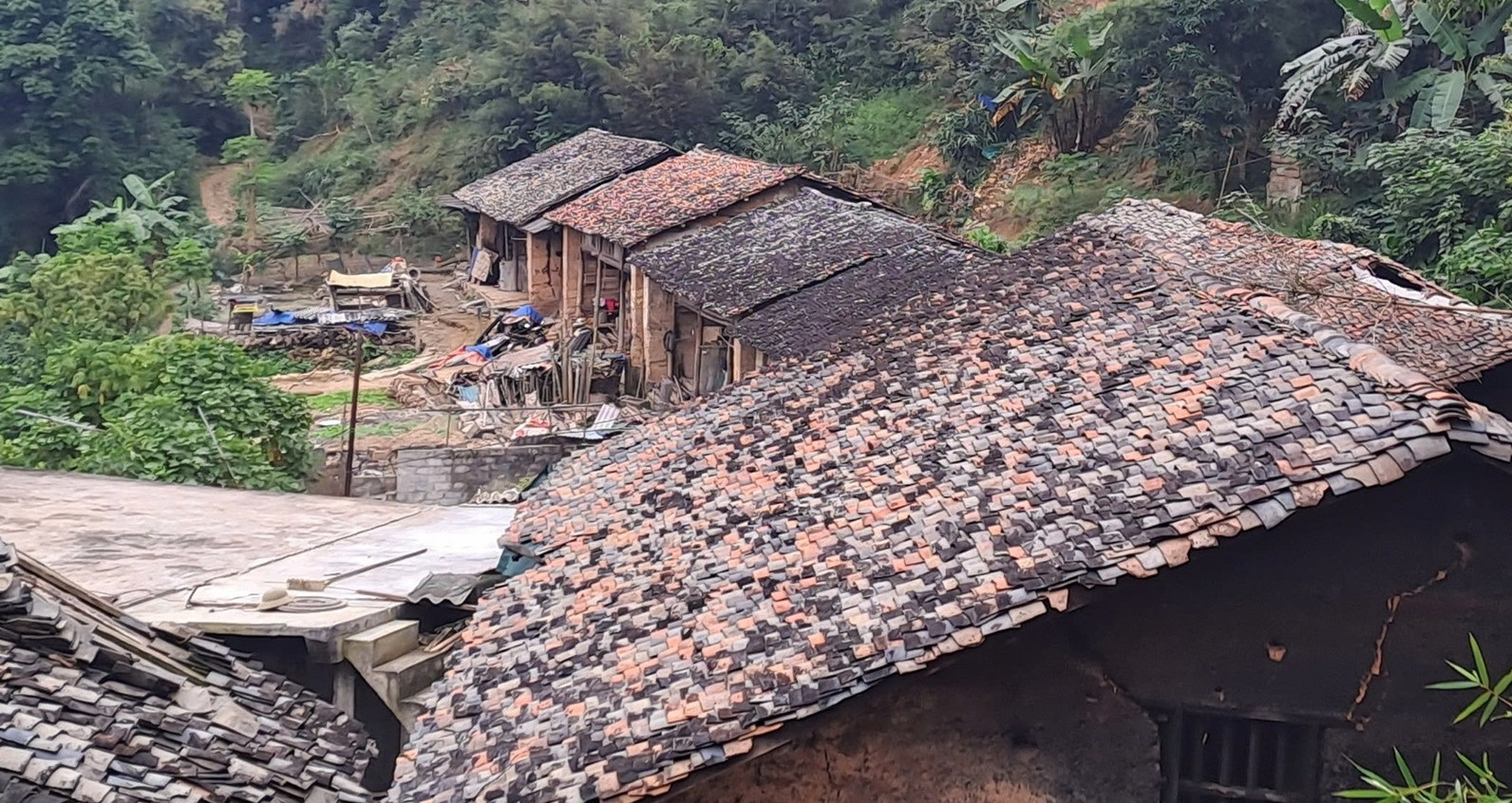 Un ancien village de montagne vieux de 200 ans accueillait autrefois des milliers de visiteurs, aujourd'hui « des jardins vides et des maisons vides »