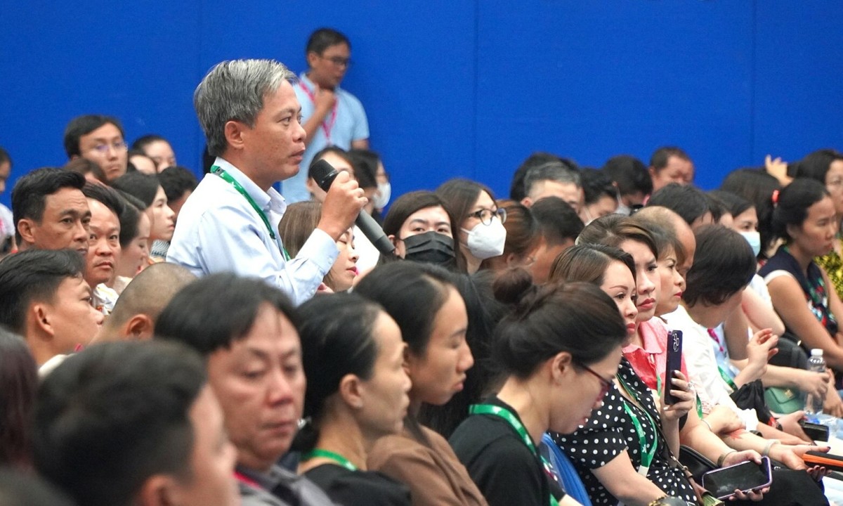 La ciudad de Ho Chi Minh exige que las escuelas privadas no cobren tasas de matrícula durante varios años.