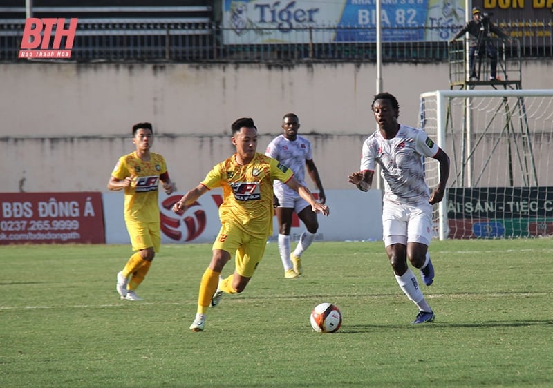 Dong A Thanh Hoa et le grand défi au stade Lach Tray