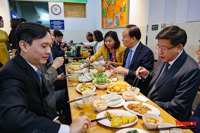 Lễ hội Văn hóa Ẩm thực Hà Nội hội tụ tinh hoa ẩm thực đặc sắc trong và ngoài nước - Ảnh 2.