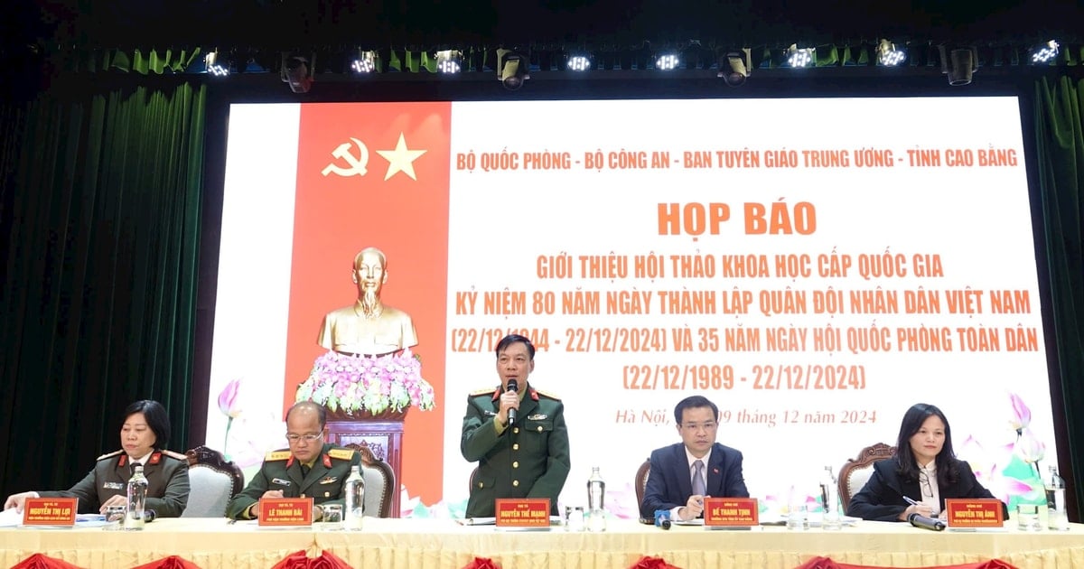 On December 14, a national conference was held to celebrate the 80th anniversary of the founding of the Vietnam People's Army.