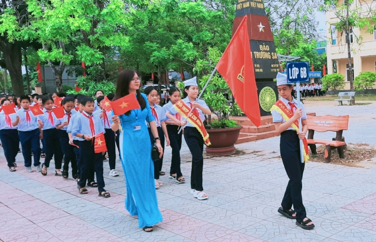 ha noi yeu cau tat ca giao vien phai duoc tap huan truoc khi day chuong trinh giao duc pho thong moi hinh 1