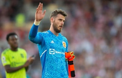 Goalkeeper David de Gea officially leaves MU