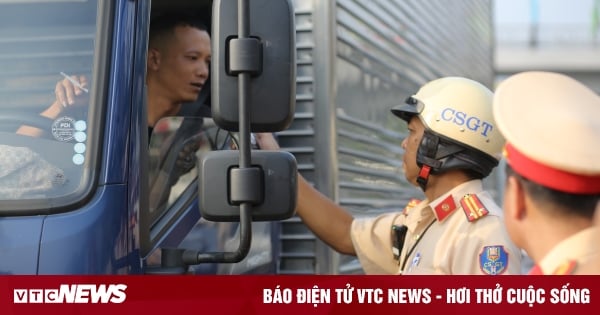 La police de la circulation de Ho Chi Minh-Ville a infligé des amendes à une série de conducteurs qui ne respectaient pas les normes de concentration d'alcool sur l'autoroute 1.