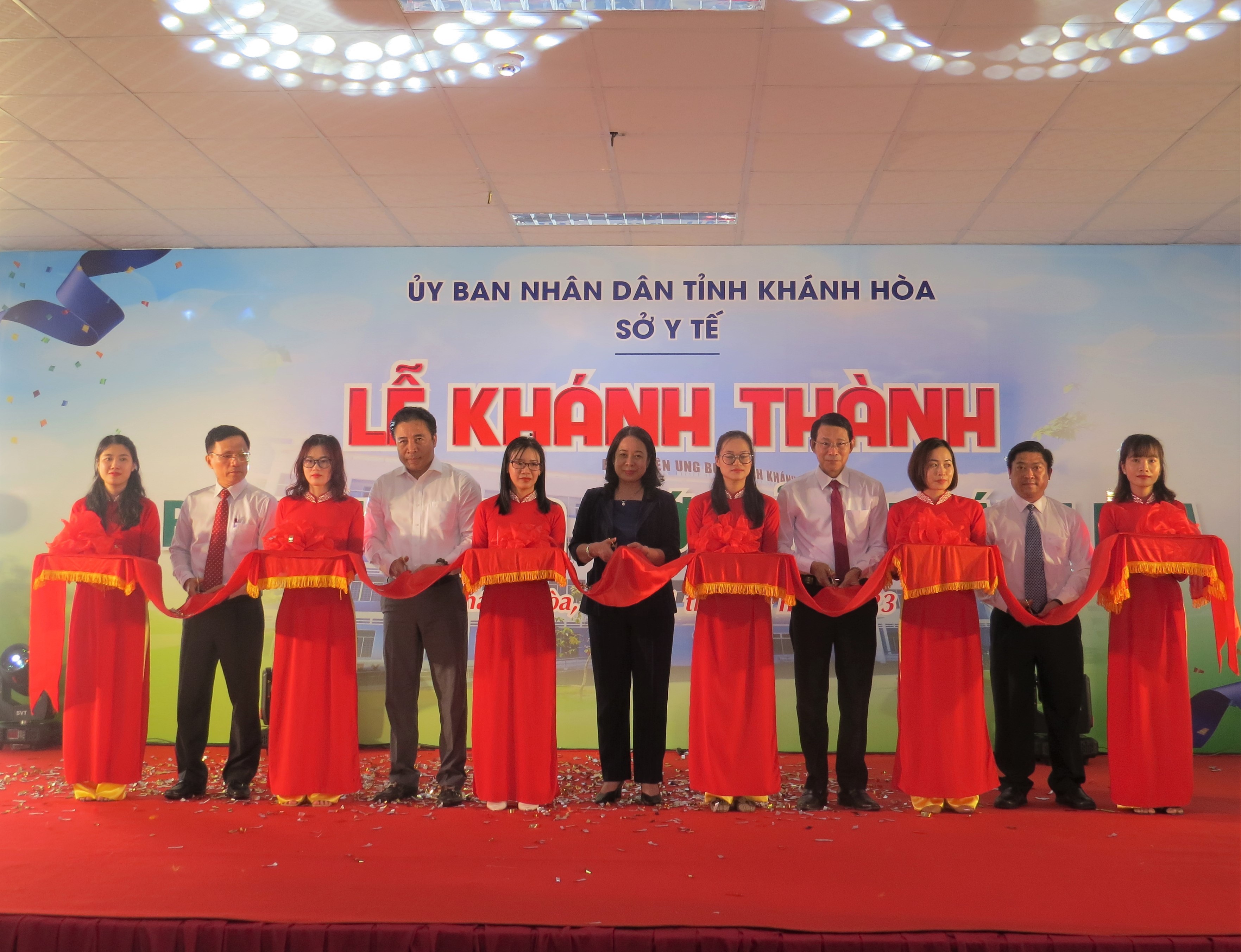 Event - Vice President attends the inauguration of Khanh Hoa Provincial Oncology Hospital (Photo 3).