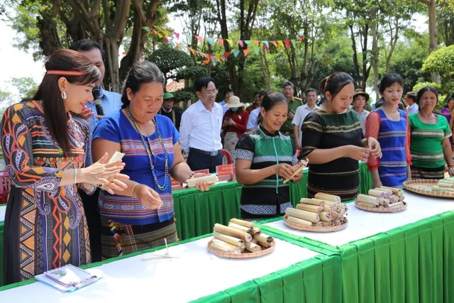 Đặc sản cơm lam của đồng bào S'tiêng