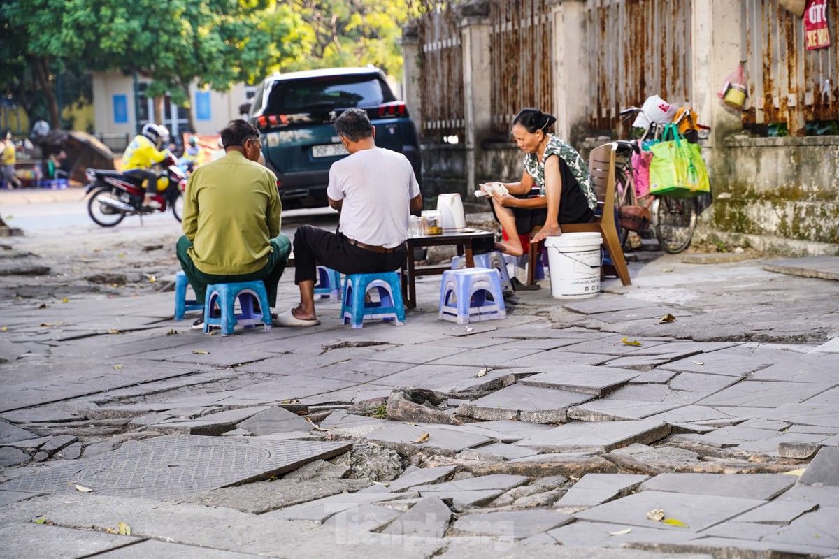 ចិញ្ចើមផ្លូវជាច្រើននៅកណ្តាលរដ្ឋធានីត្រូវបាន 'ខូច' និងរិចរិល រូបថត 16