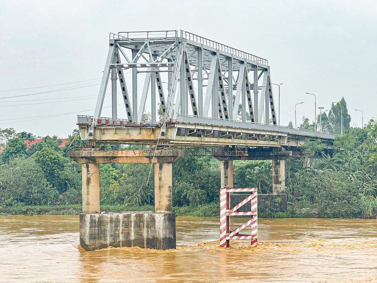 Der Bau der neuen Phong-Chau-Brücke soll im Dezember 2024 beginnen.