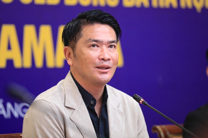 Trainer Iwamasa Daiki bei der Pressekonferenz zur Vorstellung des Hanoi FC heute Morgen, 13. Januar. Foto: Minh Dan