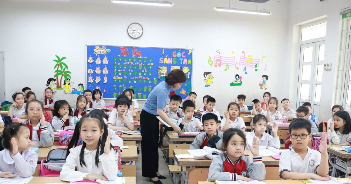 Hanoi requires schools to strictly implement regulations on extra teaching.