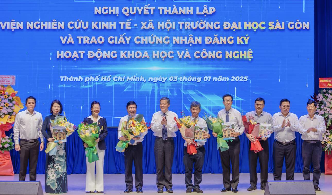 Ông Nguyễn Thành Phong làm Chủ tịch Hội đồng khoa học Viện nghiên cứu trường ĐH Sài Gòn ảnh 1