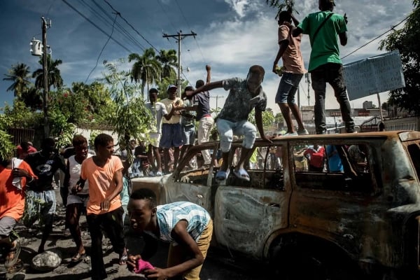 Haïti impose un couvre-feu pour freiner la violence