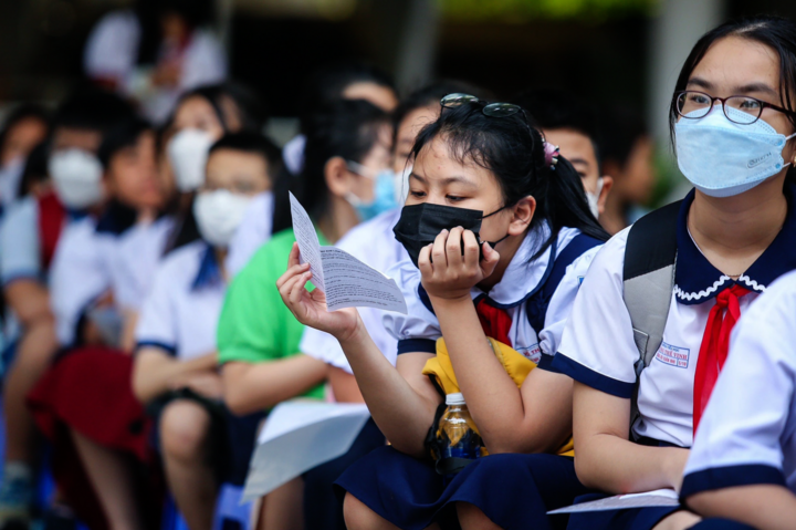 2025年からは、学校は6年生の入学試験を実施できなくなる。（イラスト写真）