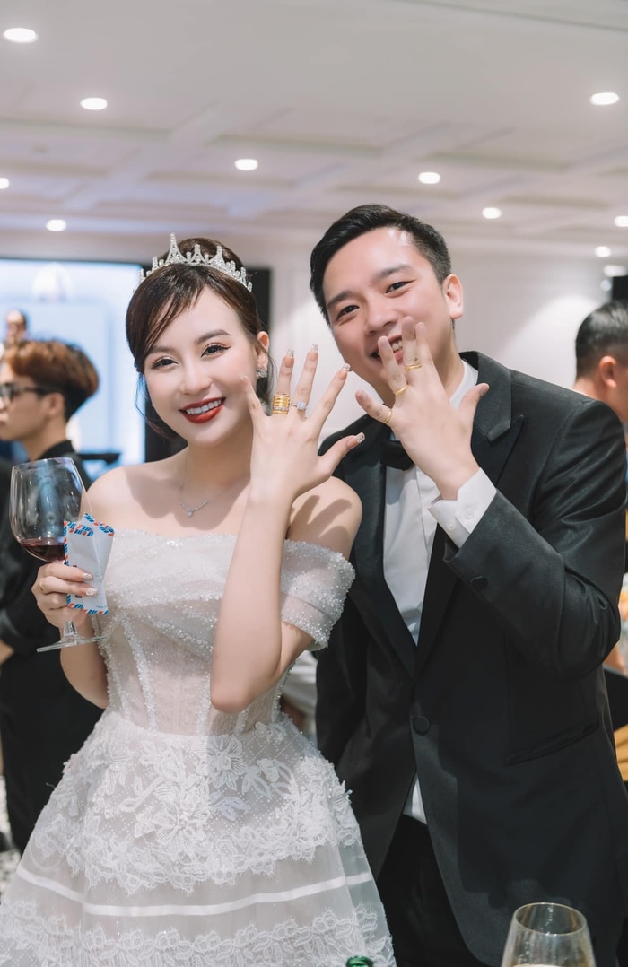 Sắp kết hôn phát hiện vợ mắc bệnh lạ, chồng có cách ứng xử khiến ai cũng khâm phục - Ảnh 2.