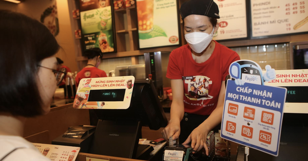 Le paiement sans espèces devient une nouvelle tendance au Vietnam