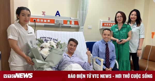 Đàm Vĩnh Hưng nhập viện, lên tiếng xin lỗi vì bắt buộc phải hủy show