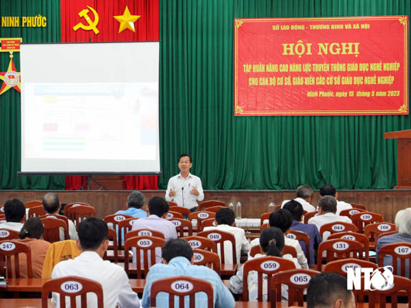 Ninh Phuoc: Training to improve vocational education communication capacity