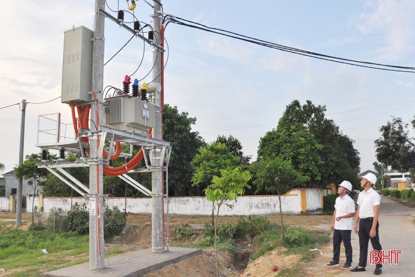 Puesta en marcha de 14 proyectos para evitar la sobrecarga de la red en Ha Tinh