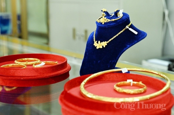 Gold rings skyrocketed, surpassing 76 million VND/tael