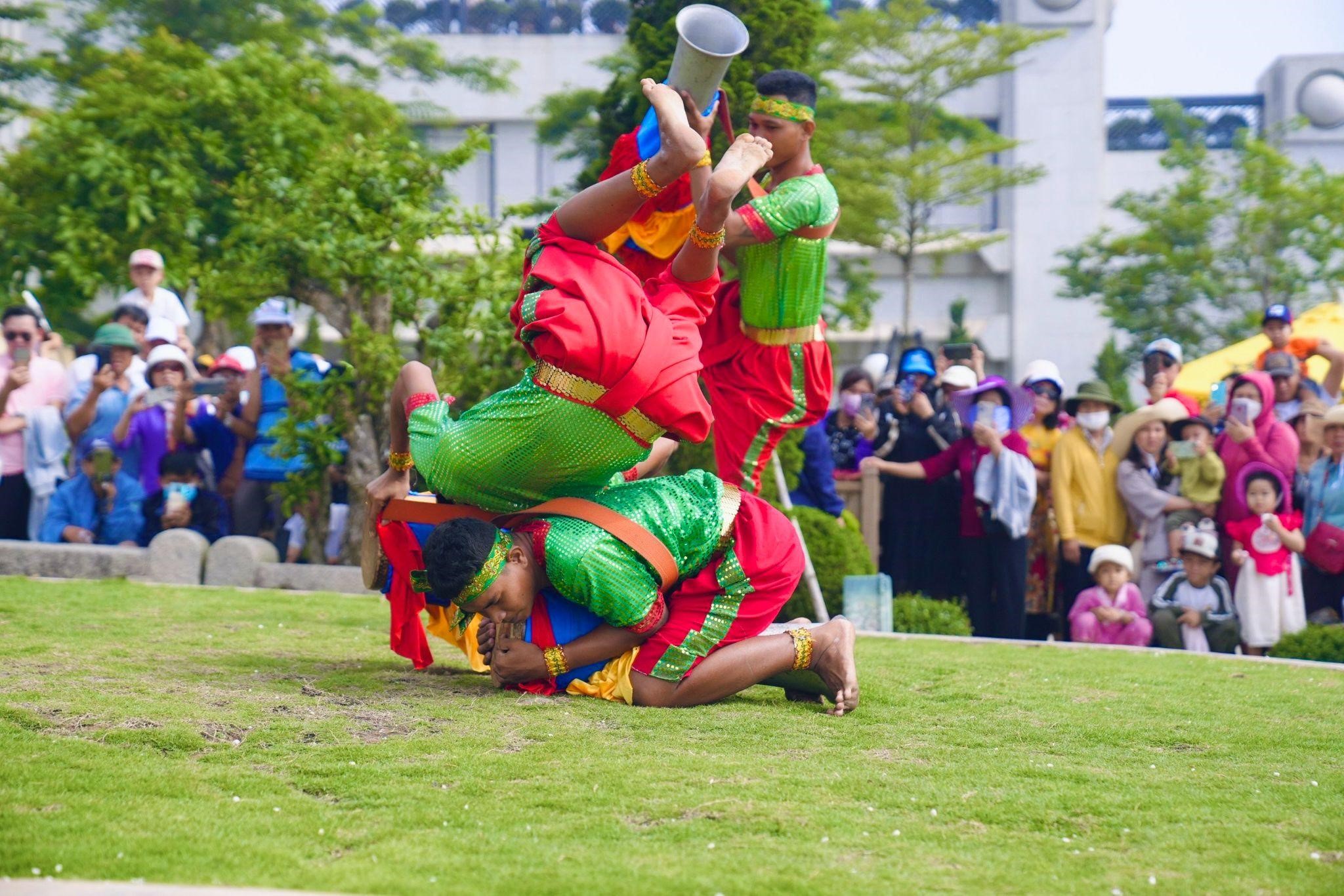 'Độc lạ' văn hóa Khmer được tái hiện sinh động trên núi Bà Đen, Tây Ninh- Ảnh 4.