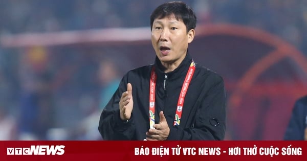 HLV Kim Sang-sik: Bóng đá Việt Nam không phải sợ Thái Lan nữa