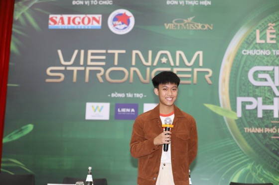 Ca - nhạc sĩ Võ Việt Phương giao lưu tại lễ công bố chương trình. Ảnh: DŨNG PHƯƠNG ảnh 4
