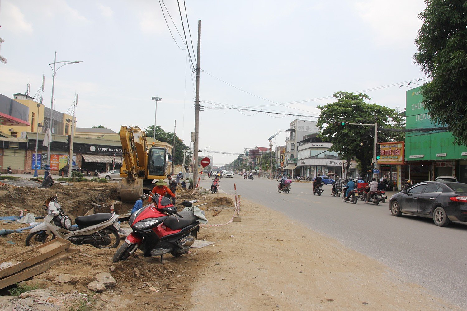 Sự kiện - Đẩy nhanh tiến độ thi công dự án vỉa hè trăm tỷ giữa trung tâm Tp Vinh (Hình 5).