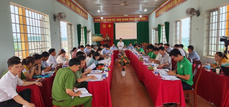 Treffen zur Bestimmung des Erfüllungsgrades der fortgeschrittenen neuen Kriterien für den ländlichen Raum in der Gemeinde Dak Wer, Distrikt Dak R'lap, Dak Nong.