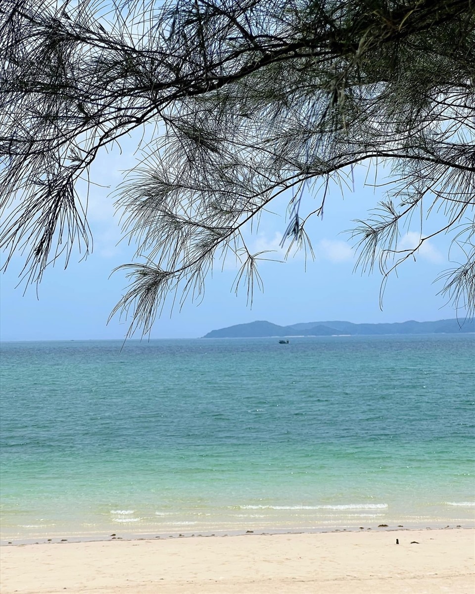 Hong Van Beach