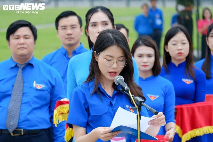 Đại biểu Nguyễn Thị Châu Anh phát biểu báo công.