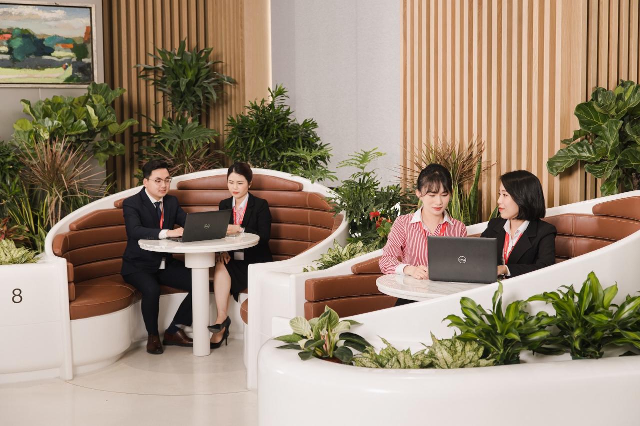 new office 2.jpg