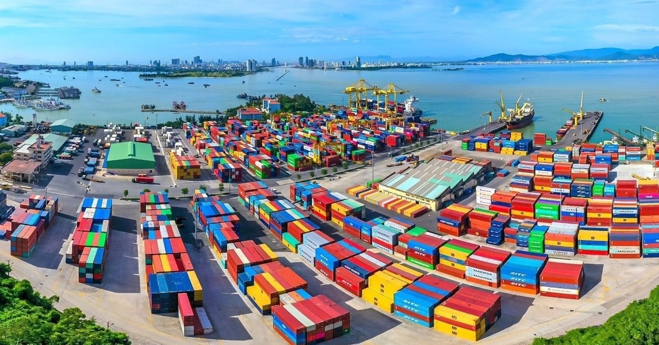 Da Nang wird zu einem regionalen und internationalen Güterumschlagplatz.