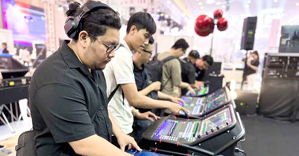 Genießen Sie die großartigen Soundsysteme auf der Plase Show-Ausstellung in Ho-Chi-Minh-Stadt